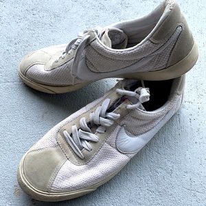 White Nike retro style used size 11